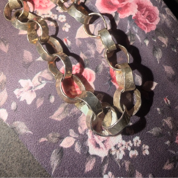 Elegant Gold and Silver Women's Jewelry - Picture 12 of 15